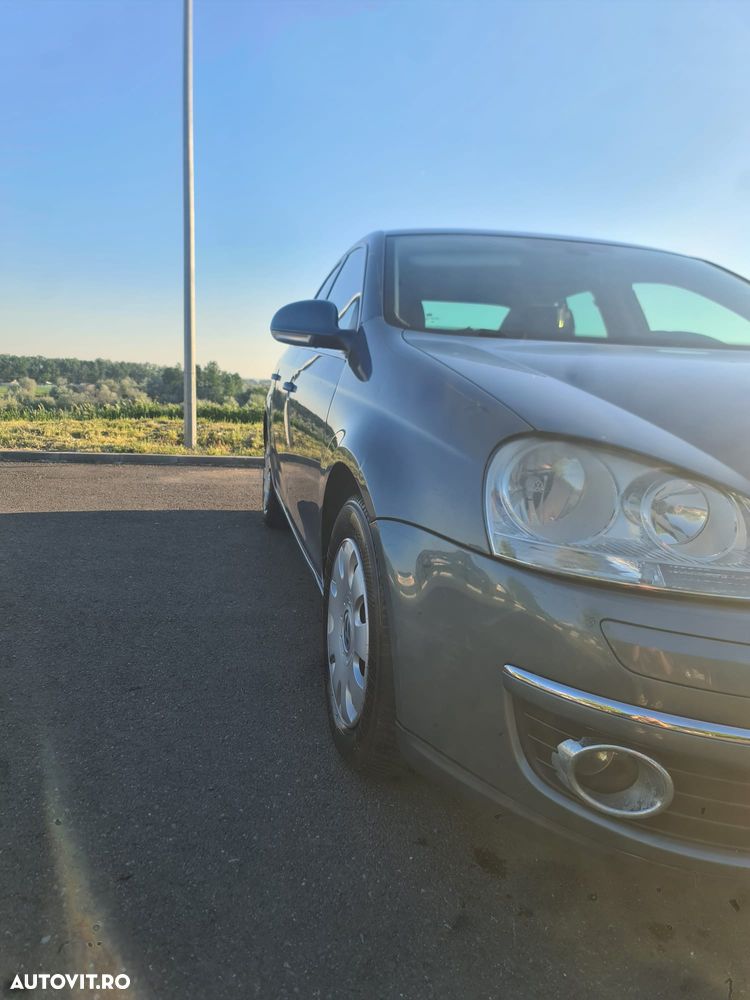 Volkswagen Jetta 1.6 FSI Comfortline - 2