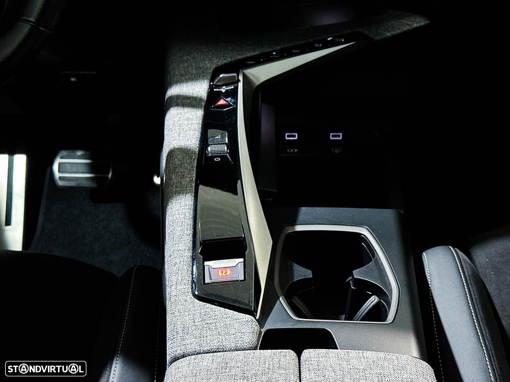 Peugeot 3008 1.2 Hybrid GT e-DCS6 - 23