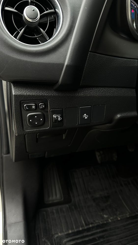 Toyota Auris 1.8 HSD Luna - 14