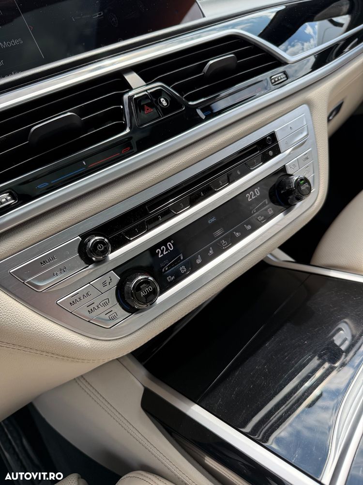 BMW Seria 7 750i xDrive - 37