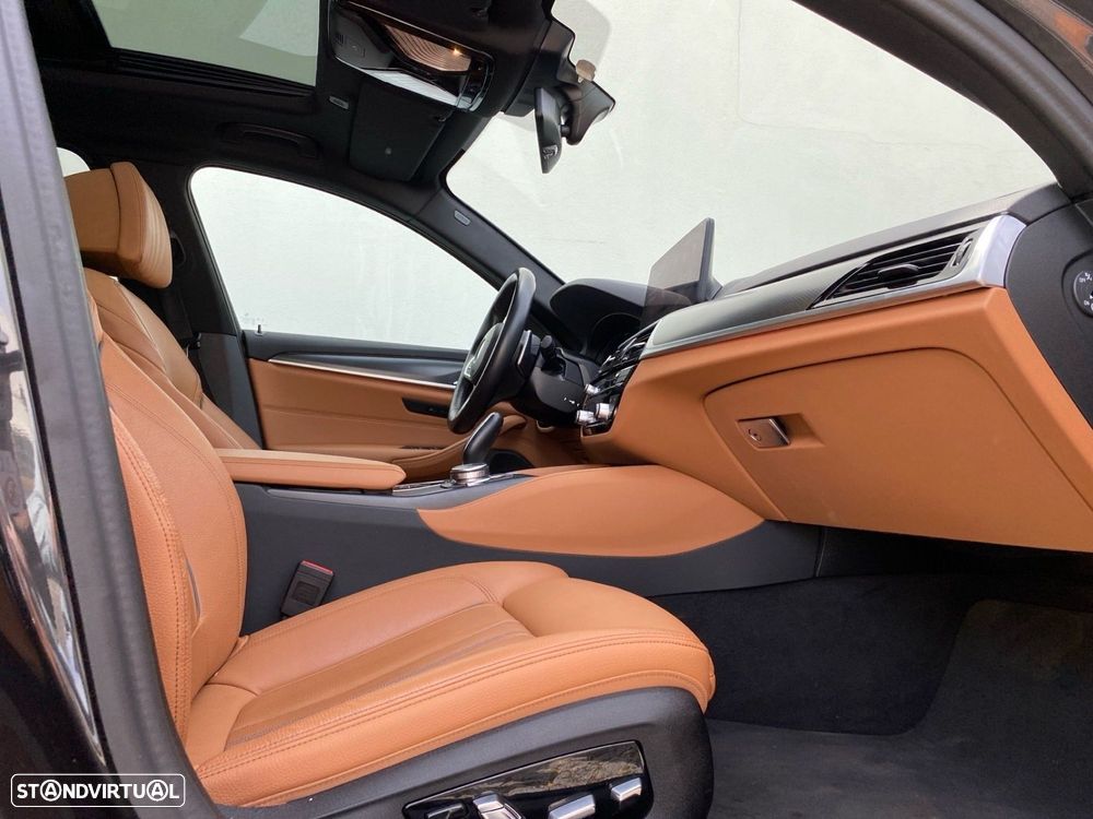 BMW 530 e Pack Desportivo M - 22