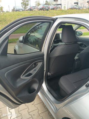Toyota Yaris Hybrid 1.5 Style - 27