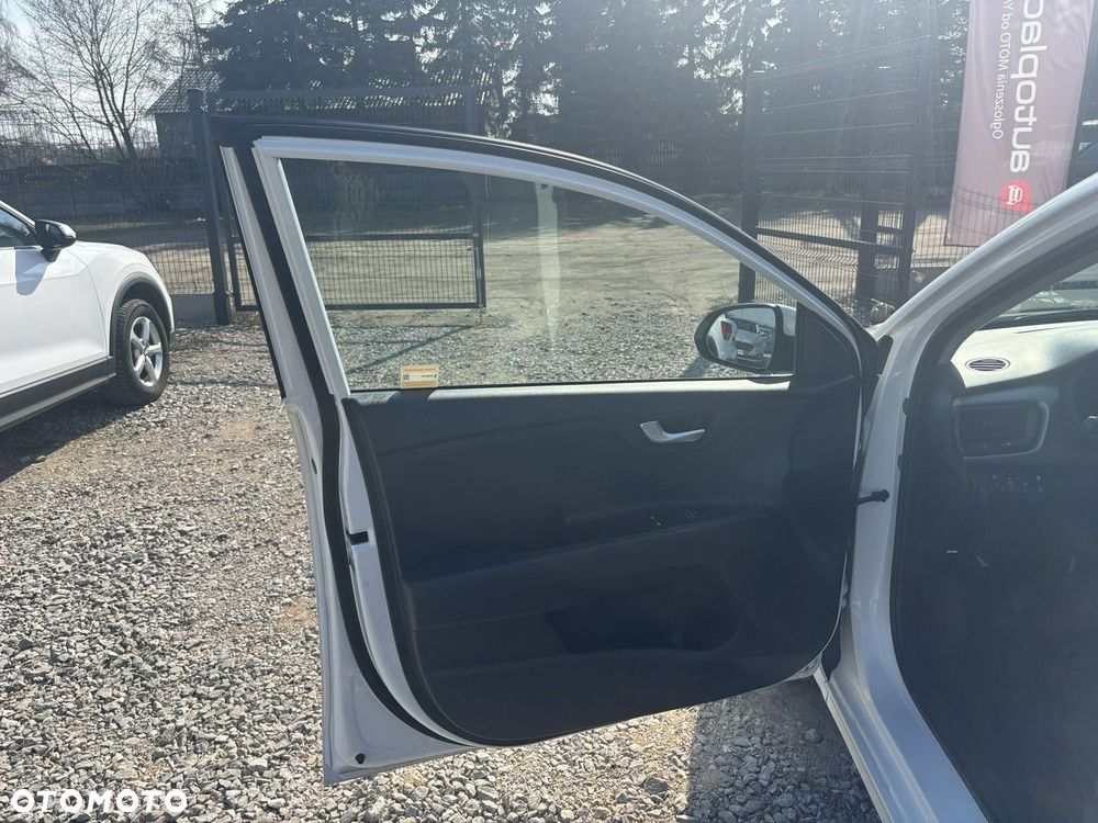 Kia Rio - 17