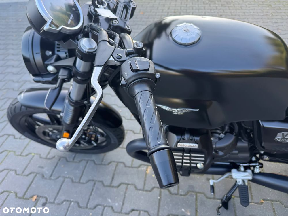 Moto Guzzi V7 - 21