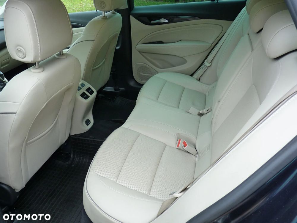 Opel Insignia - 14