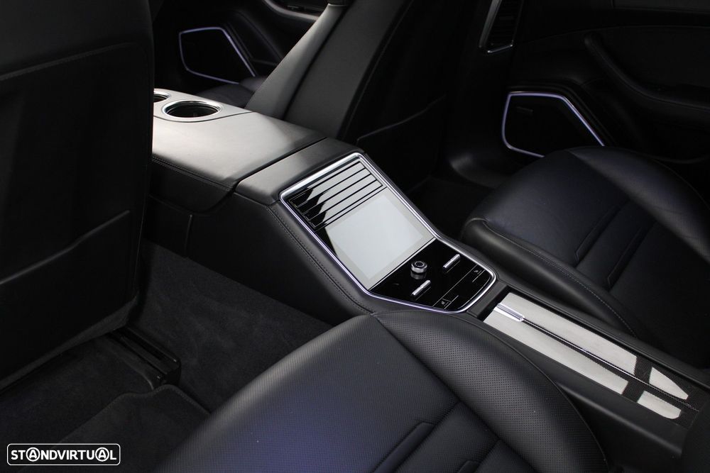 Porsche Panamera - 21