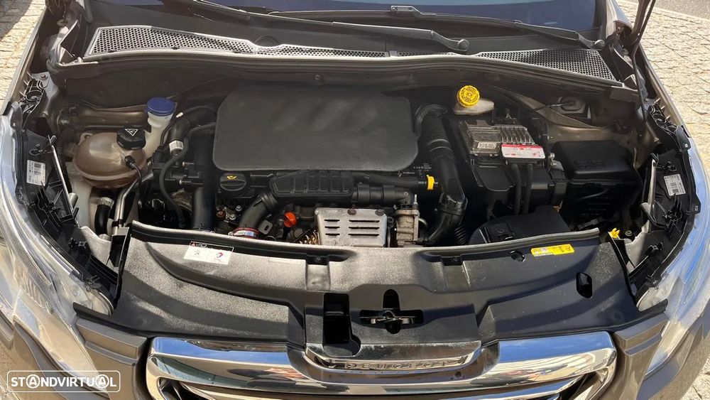 Peugeot 2008 1.2 PureTech Allure - 24