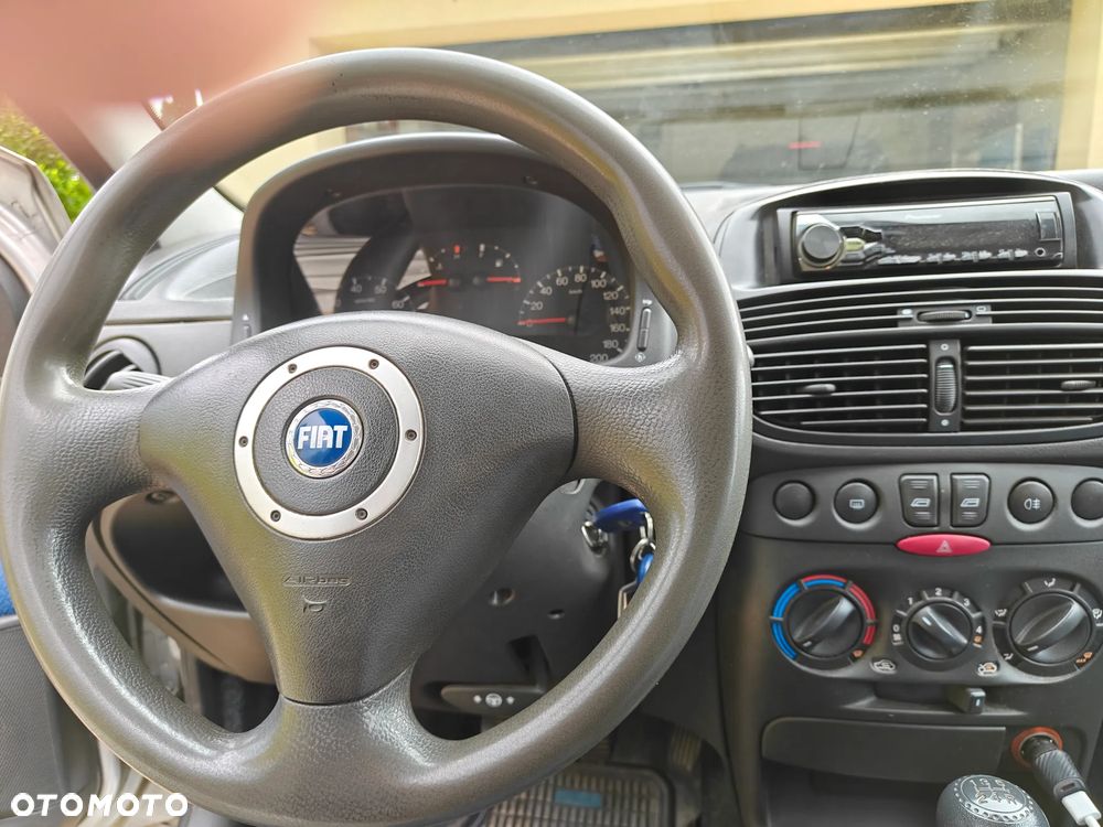 Fiat Punto 1.2 8V Active - 8