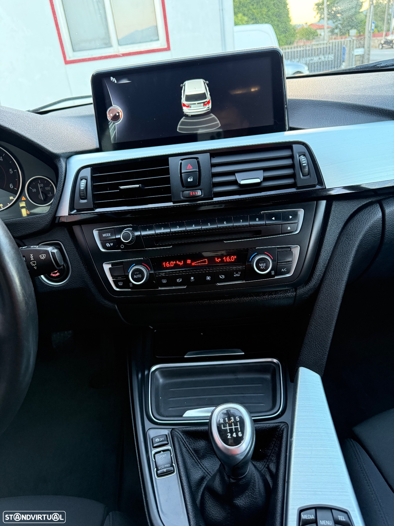 BMW 318 d Touring Pack M - 13