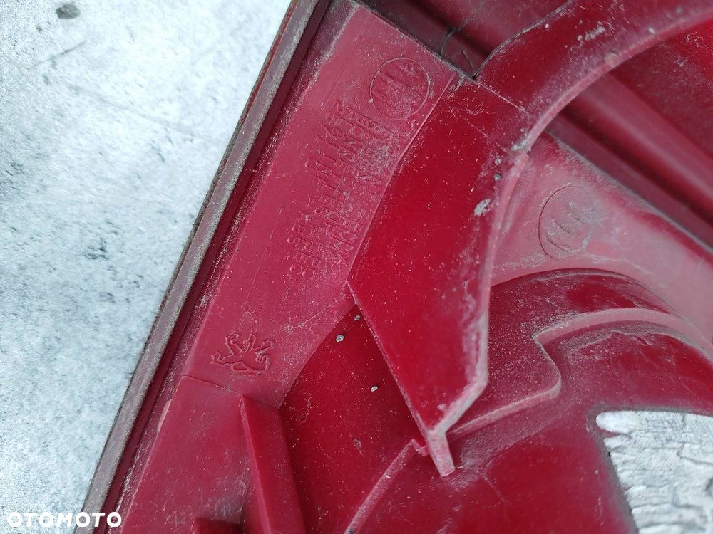 LAMPA TYLNA LEWA PEUGEOT 307 SW FL KOMBI - 2