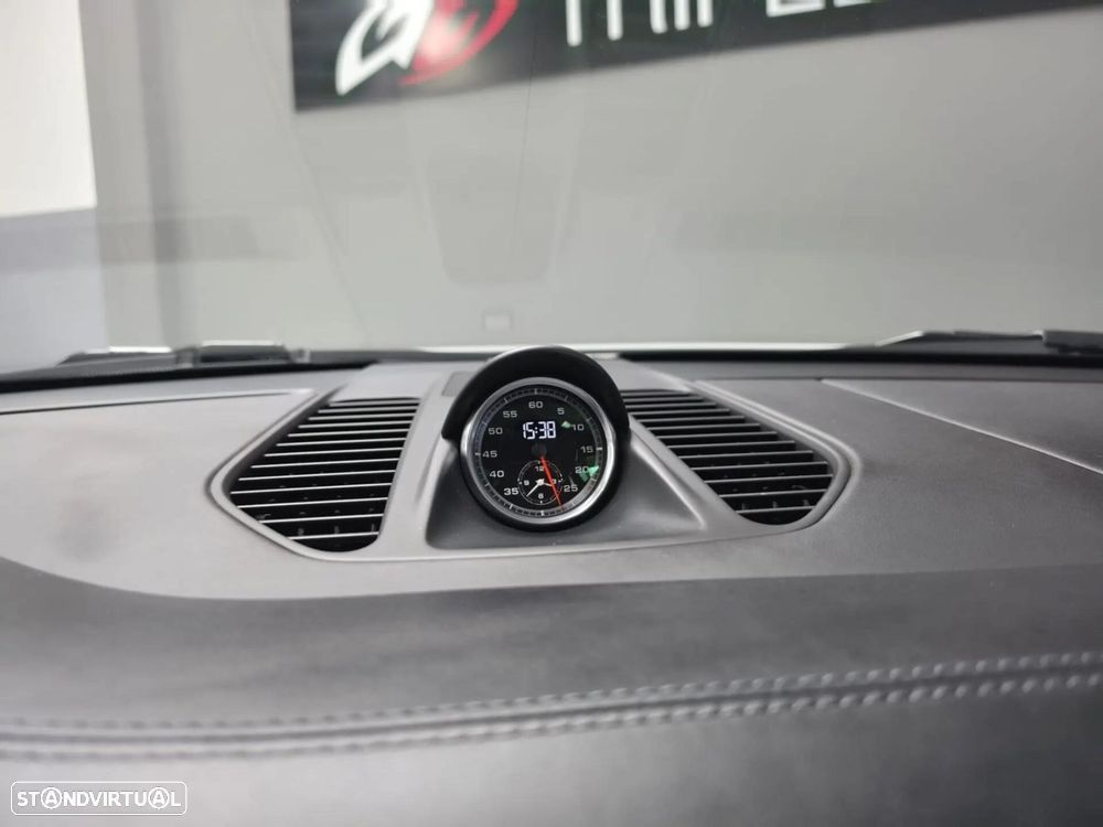 Porsche 911 (991) Turbo PDK - 16