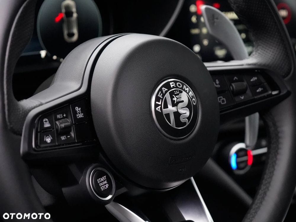 Alfa Romeo Giulia 2.0 Turbo Tributo Italiano Q4 - 16