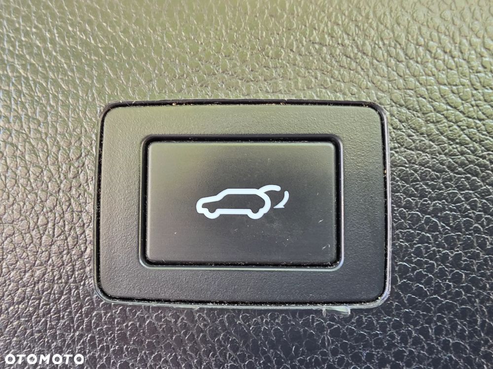 Hyundai i40 Kombi 1.7 CRDi DCT Premium - 35