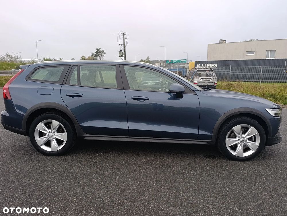 Volvo V60 Cross Country - 11