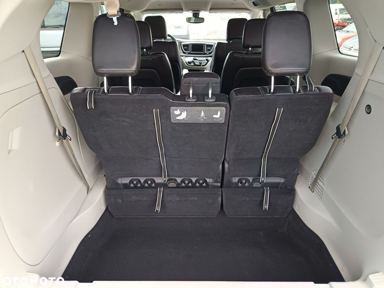 Chrysler Pacifica - 19