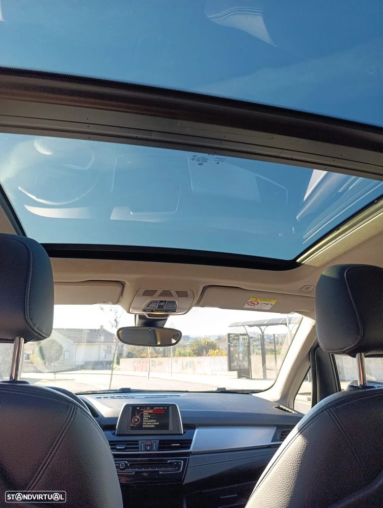 BMW 218 Active Tourer d Line Luxury Auto - 11