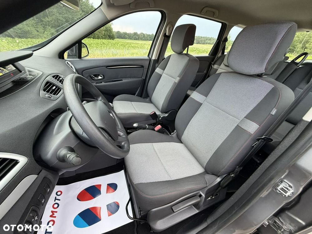 Renault Grand Scenic - 17