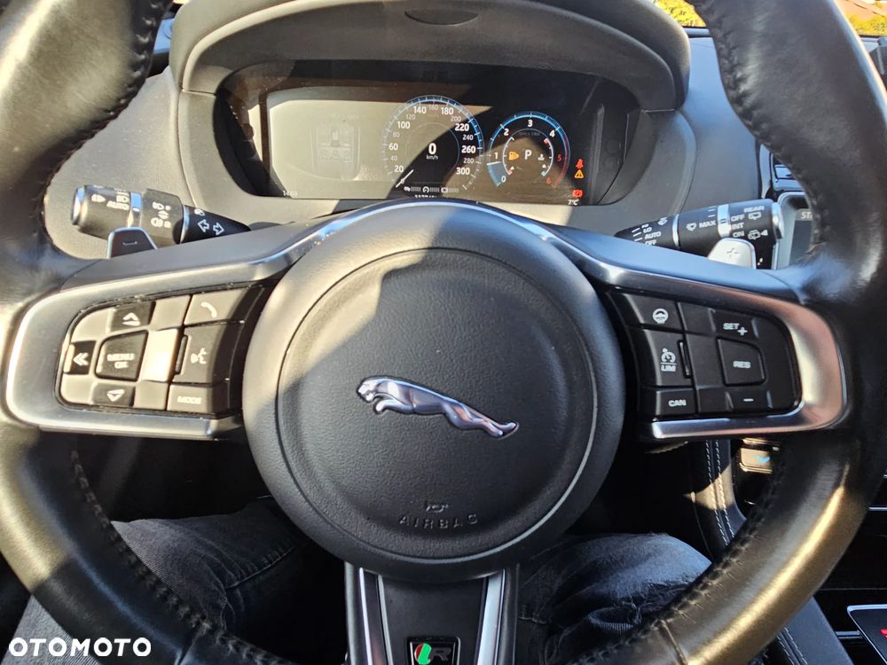 Jaguar F-Pace 2.0 i4D AWD R-Sport - 17