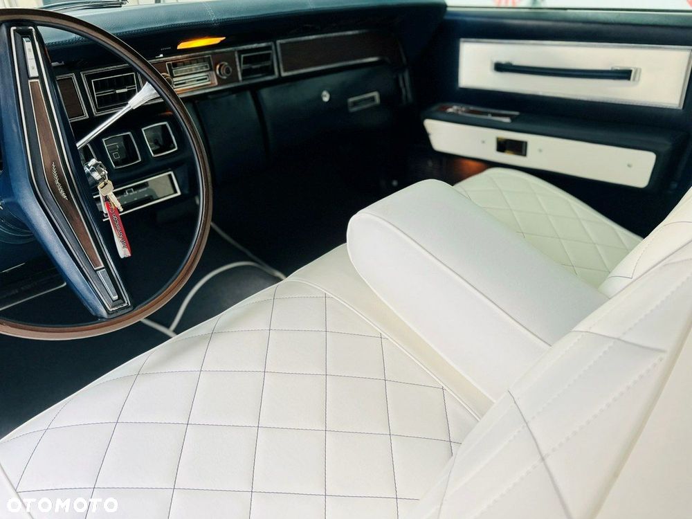Lincoln Continental - 10