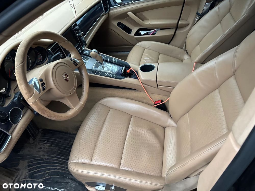 Porsche Panamera PDK Platinum Edition - 2