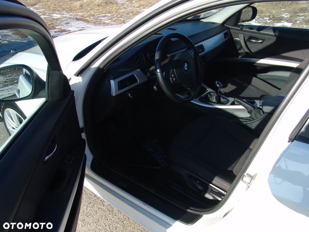 BMW Seria 3 318d - 8
