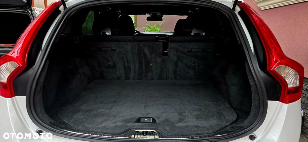 Volvo V60 T3 Momentum - 8