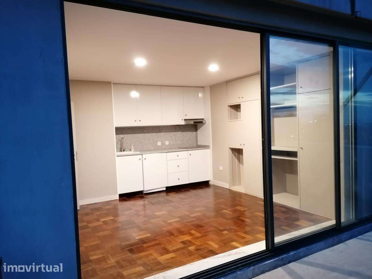 Apartamento com 1 quartos - localizado em Cedofeita Porto - Grande imagem: 3/29
