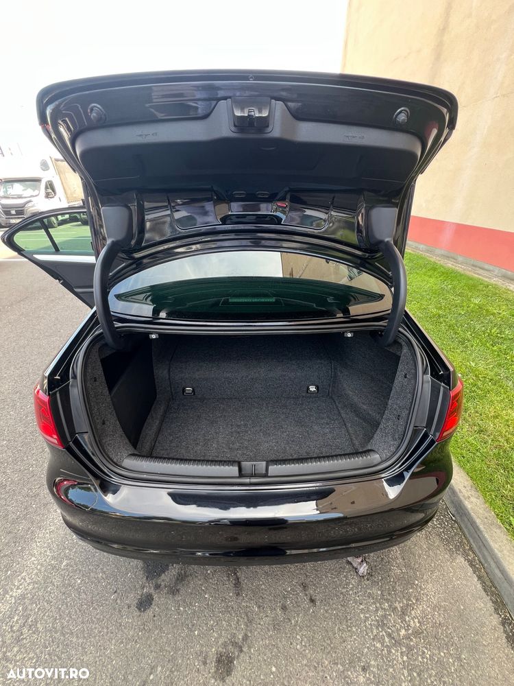 Volkswagen Jetta - 8