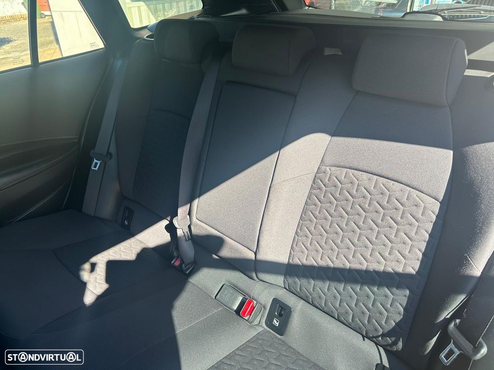 Toyota Corolla Touring Sports 1.8 Hybrid Comfort+P.Sport - 25