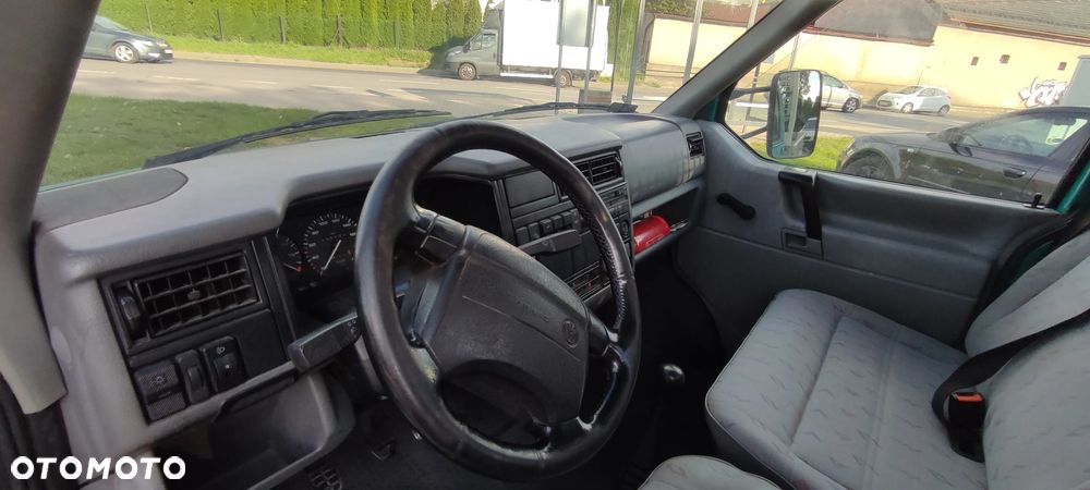 Volkswagen Transporter - 7