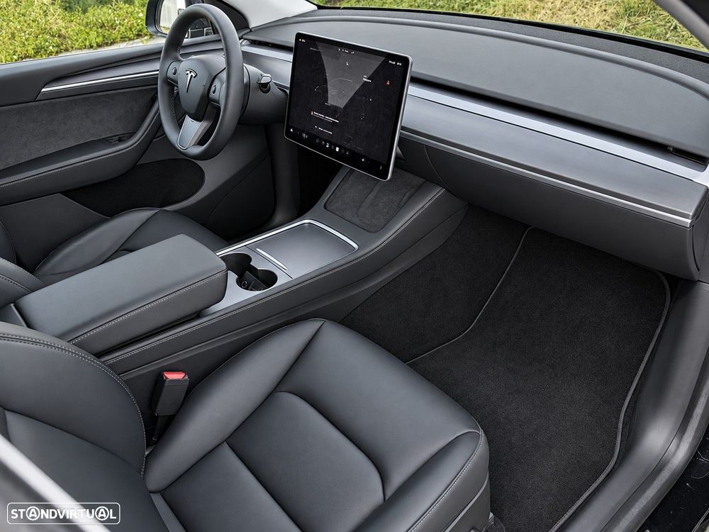 Tesla Model Y Standard - 13