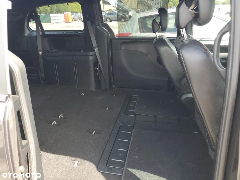 Dodge Grand Caravan 3.6 R/T - 10