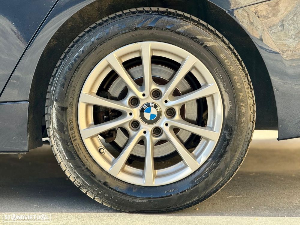 BMW 318 d Touring Auto - 41