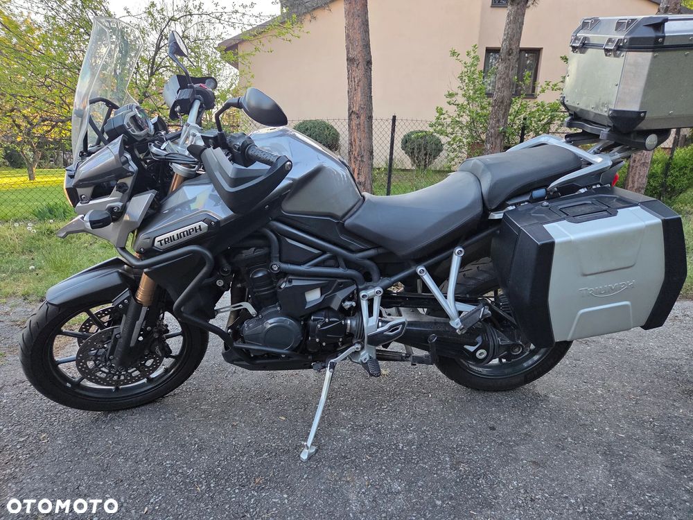 Triumph Tiger - 1