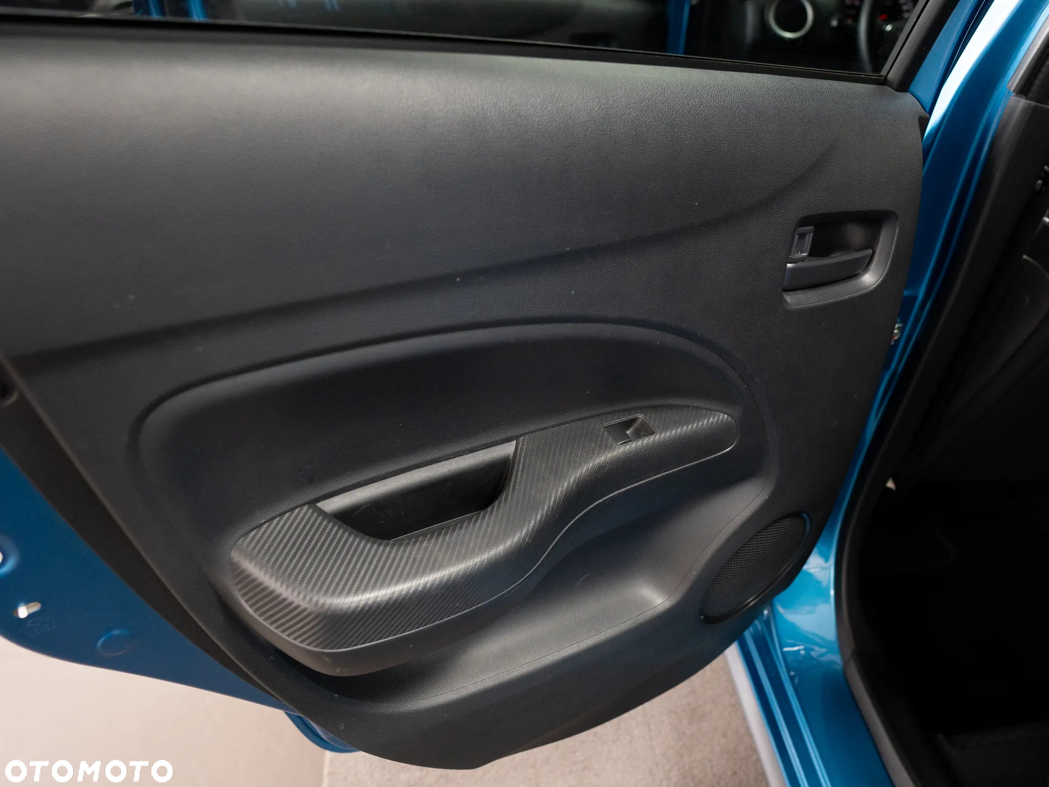 Mitsubishi Space Star 1.2 Intense CVT - 29