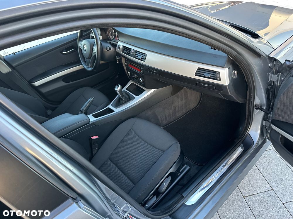 BMW Seria 3 320d DPF - 16