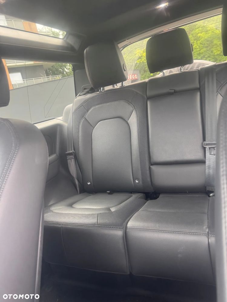 Land Rover Defender - 4