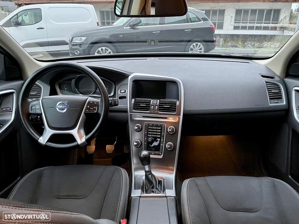 Volvo XC 60 D4 Momentum - 8