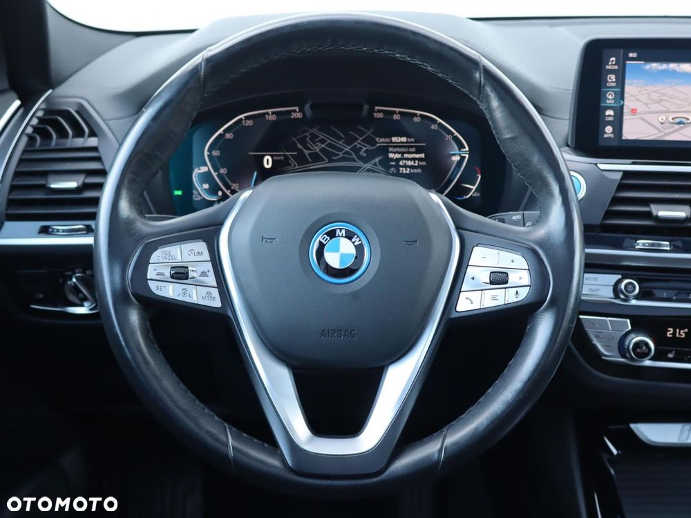 BMW iX3 - 13