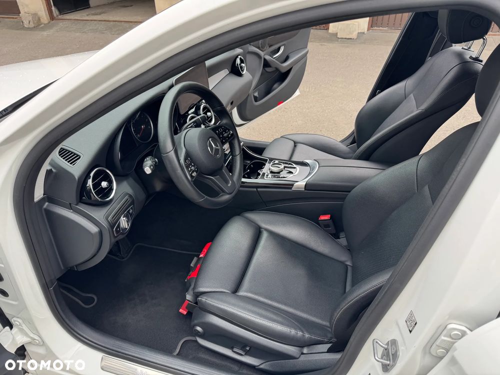 Mercedes-Benz Klasa C 200 d 9G-TRONIC - 34