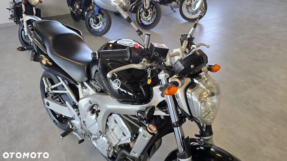 Yamaha FZ6 - 16