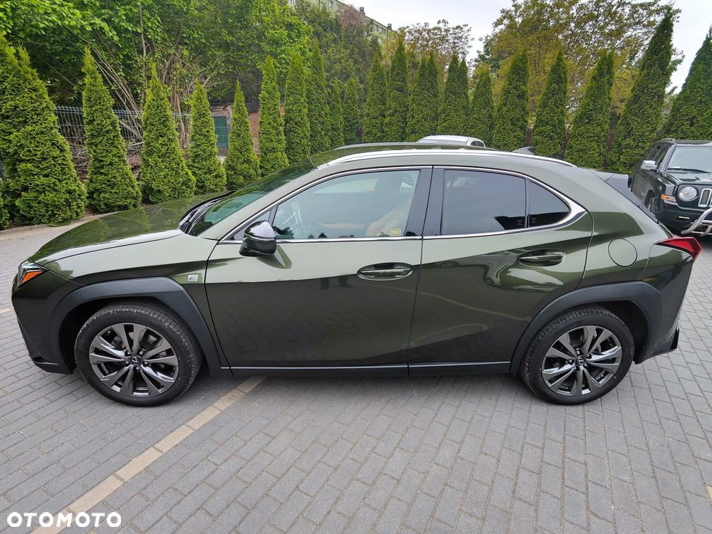 Lexus UX - 2