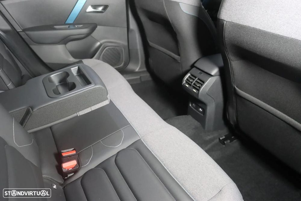 Citroën e-C4 X 50 kWh Shine - 24