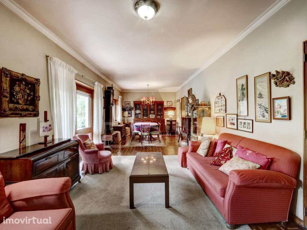 Terreno de 1.000 m2 com duas moradias, com piscina, em Caxias - Grande imagem: 4/59