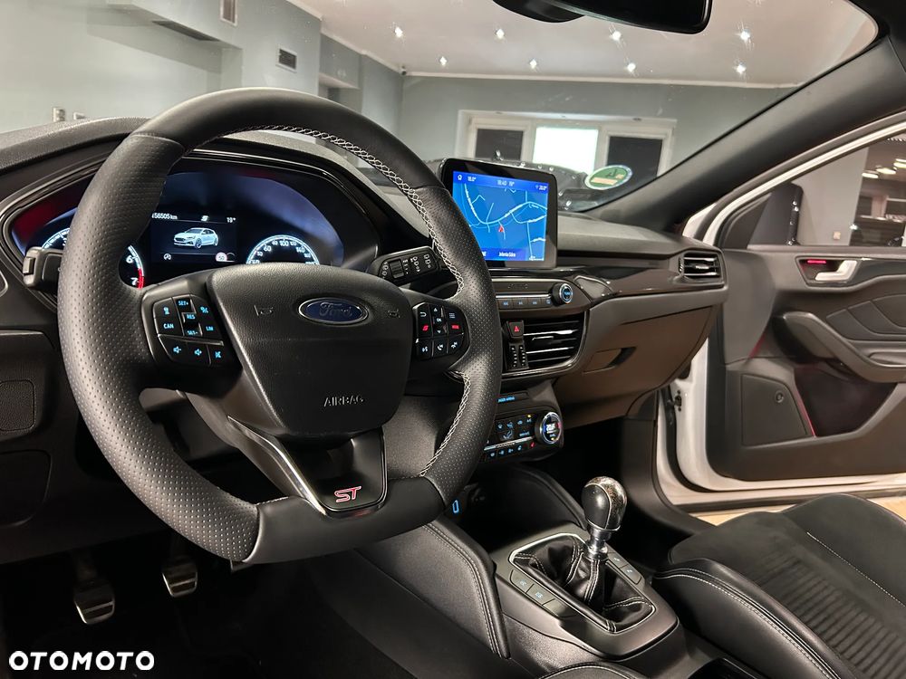 Ford Focus 2.3 EcoBoost ST Edition - 3
