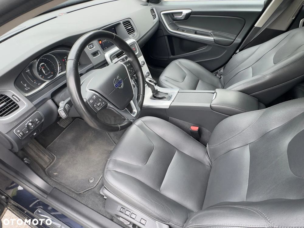 Volvo V60 D4 AWD Drive-E Dynamic Edition (Momentum) - 17