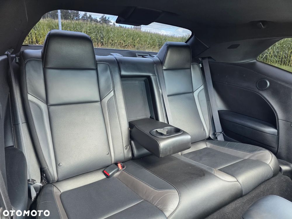 Dodge Challenger 3.6 SXT Plus - 31