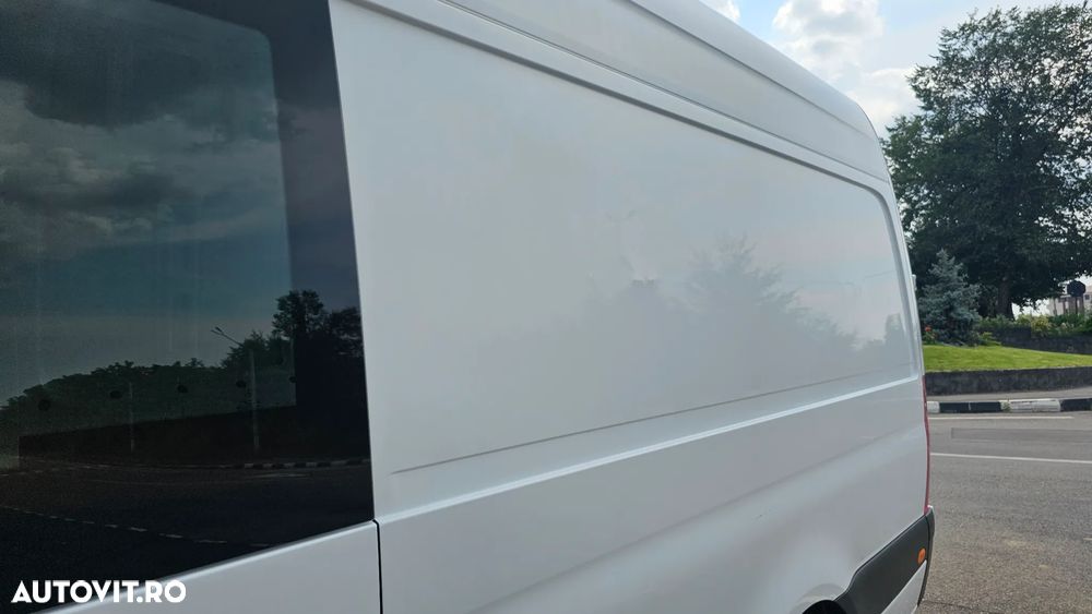 Mercedes-Benz Sprinter - 13