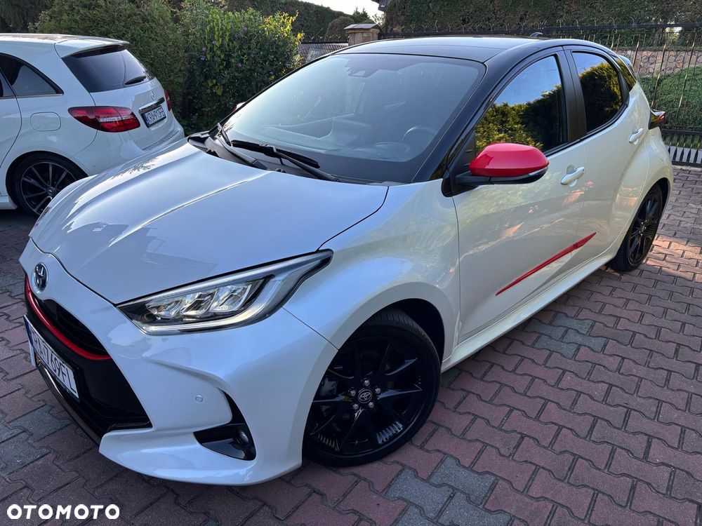 Toyota Yaris 116 1.5 VVT-i Black&White - 3