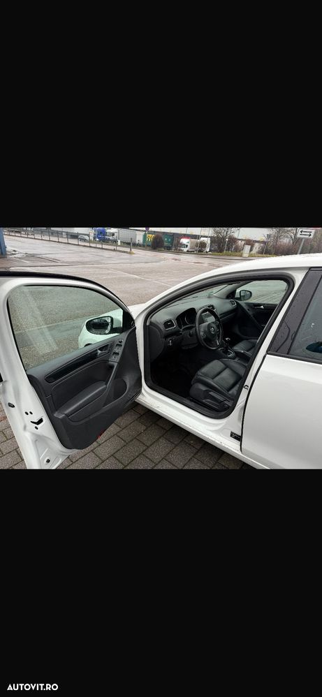 Volkswagen Golf - 6